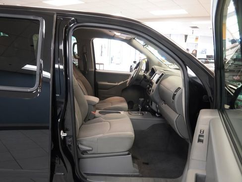 Used 2021 Nissan Frontier SV w/ SV Utility Package AWD/4WD image 12