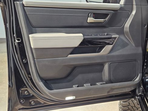 Used 2025 Toyota Tundra Limited AWD/4WD image 20
