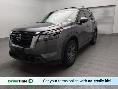 Used 2022 Nissan Pathfinder SV image 1