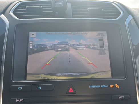 Used 2019 Ford Explorer Limited w/ Class III Trailer Tow Package FWD image 9