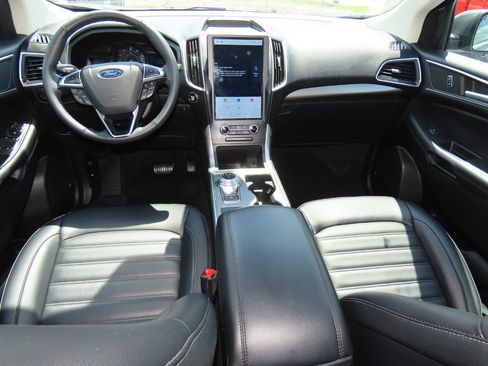 Used 2024 Ford Edge SEL image 23