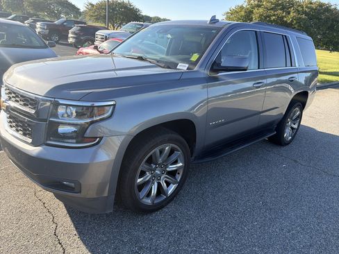 Used 2019 Chevrolet Tahoe LT w/ Luxury Package AWD/4WD image 5