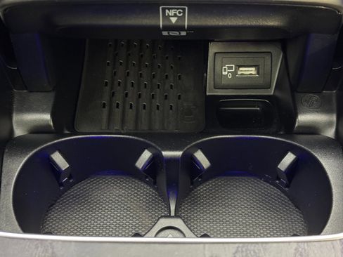 Used 2019 Mercedes-Benz E 300 image 32