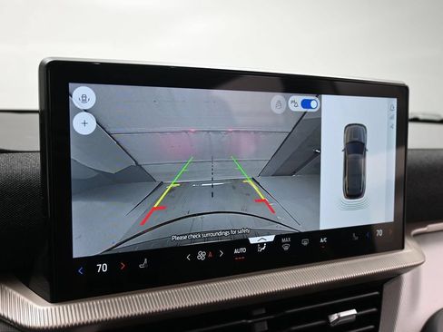 Used 2025 Ford Explorer Active RWD image 15