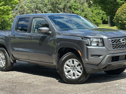 Used 2022 Nissan Frontier SV AWD/4WD image 1