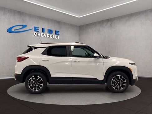New 2026 Chevrolet TrailBlazer LT w/ Convenience Package AWD/4WD image 15