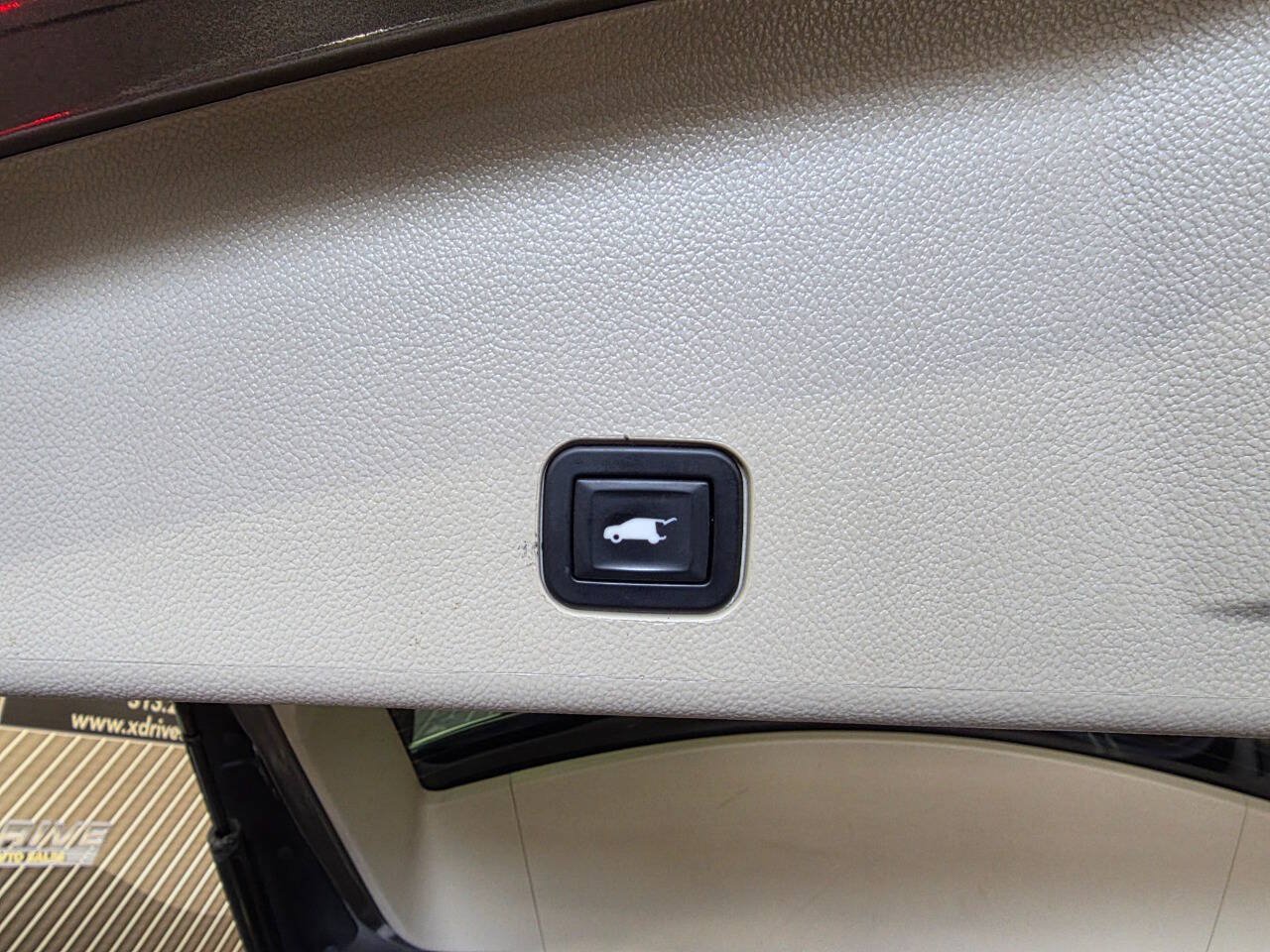 Used 2011 Cadillac SRX Premium FWD image 32
