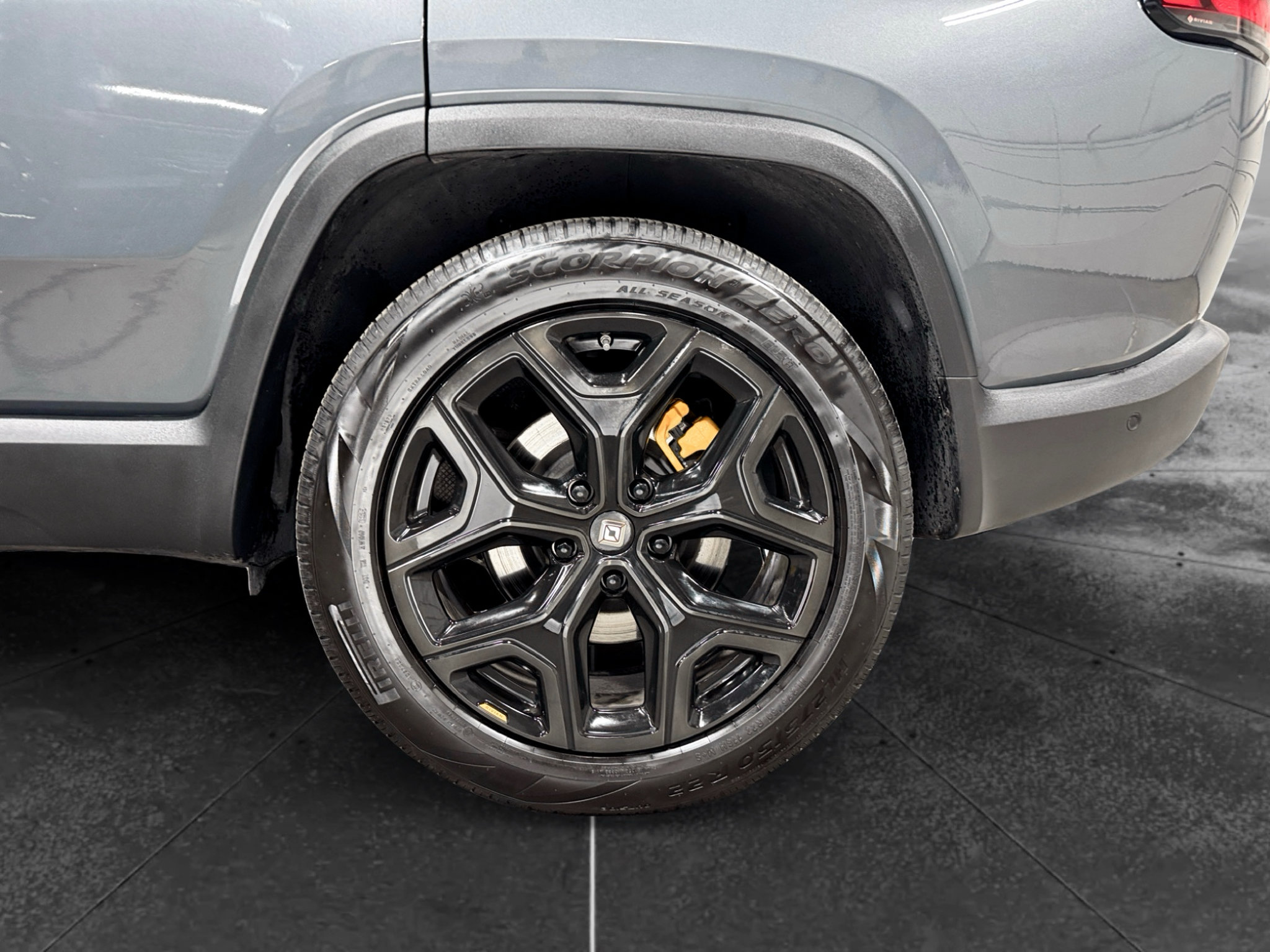 Used 2022 Rivian R1S Launch Edition Quad AWD/4WD image 33