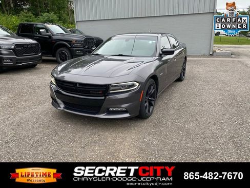 Used 2018 Dodge Charger R/T w/ Driver Confidence Group RWD image 1