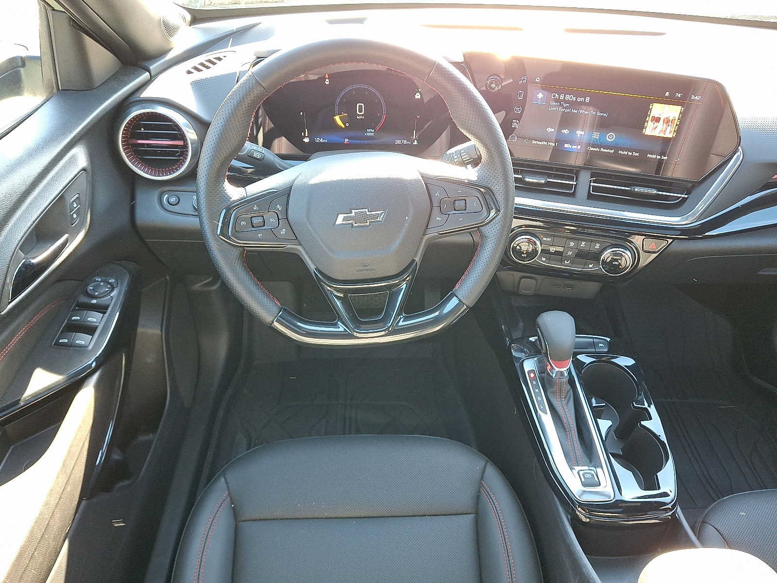 Used 2024 Chevrolet Trax RS w/ Sunroof Package FWD image 11