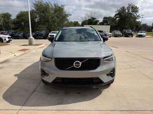 Certified 2026 Volvo XC40 B5 Plus AWD/4WD image 8