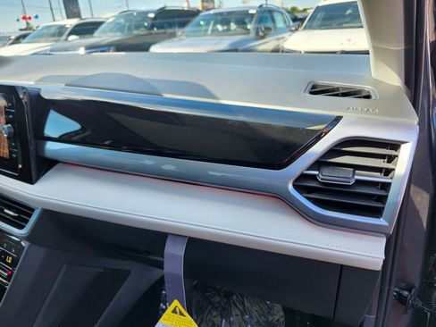 New 2025 Volkswagen Taos SEL image 18