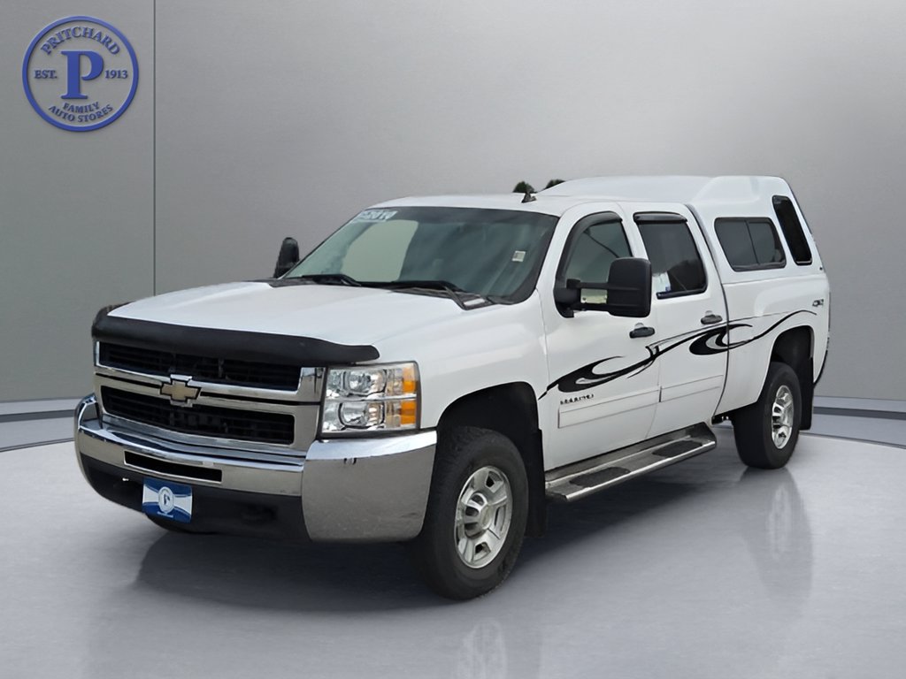 Used 2010 Chevrolet Silverado 2500 LT w/ Interior Plus Package AWD/4WD image 3
