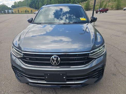 Used 2023 Volkswagen Tiguan SE R-Line AWD/4WD image 2