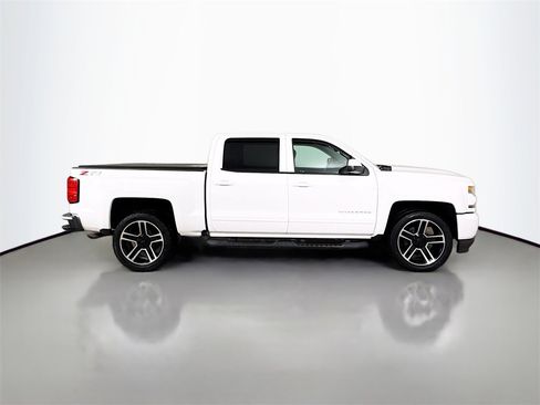 Used 2018 Chevrolet Silverado 1500 LT w/ LPO, Black Pack image 12