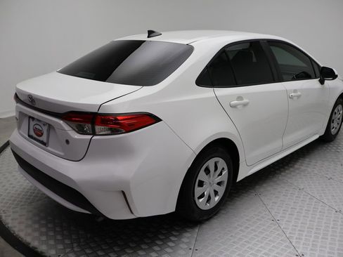 Certified 2022 Toyota Corolla L image 8