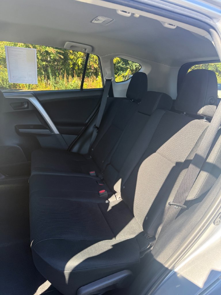 Used 2016 Toyota RAV4 LE AWD/4WD image 27