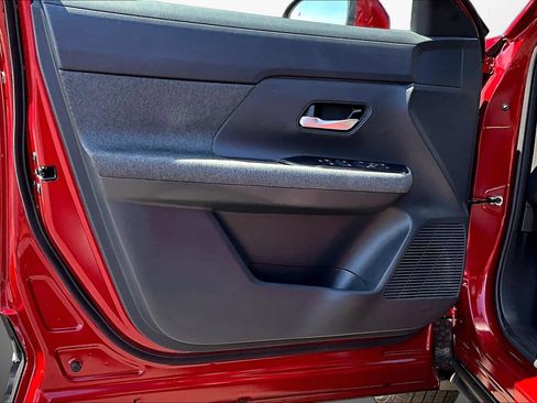 Certified 2025 Nissan Kicks SV AWD/4WD image 18