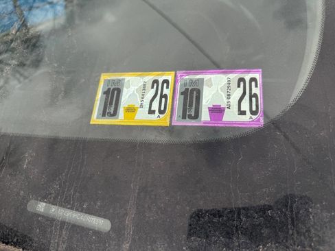 Used 2016 Chevrolet Suburban LT image 3