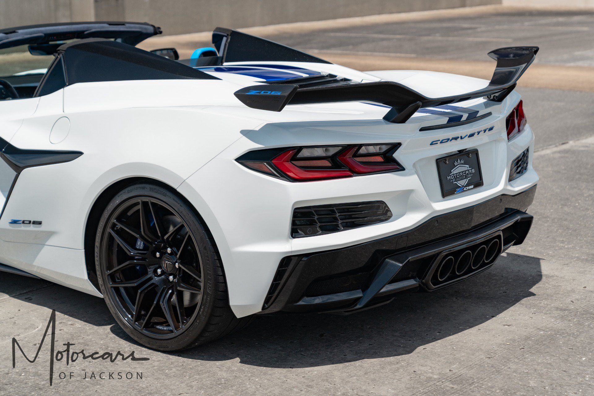 Used 2024 Chevrolet Corvette Z06 RWD image 13