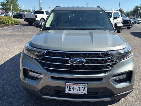 Used 2020 Ford Explorer XLT w/ Equipment Group 202A AWD/4WD image 9