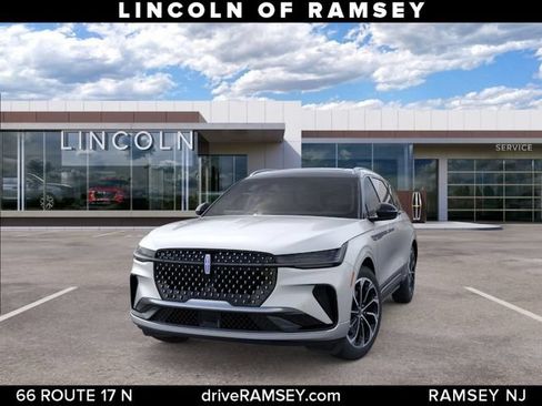 New 2026 Lincoln Nautilus Reserve AWD/4WD image 2