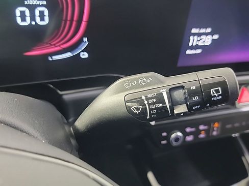Used 2023 Kia Niro EX FWD image 26