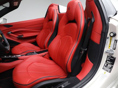 Certified 2023 Ferrari F8 Tributo RWD image 13