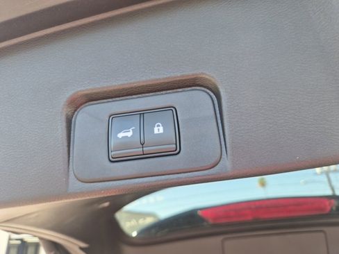 Used 2024 Nissan Rogue SV FWD image 12