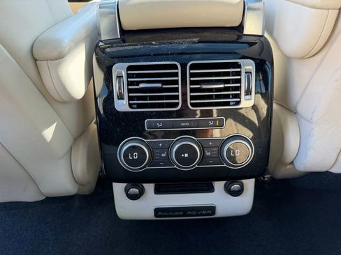 Used 2014 Land Rover Range Rover HSE image 33