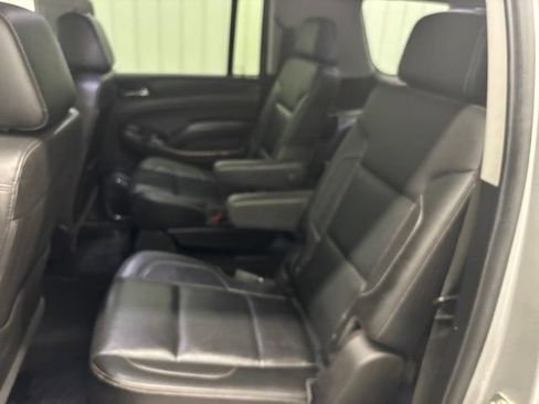 Used 2020 GMC Yukon XL SLT w/ Premium Edition AWD/4WD image 15