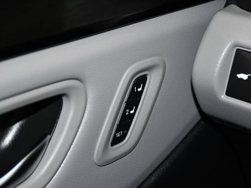 Certified 2025 Honda Pilot EX-L image 34