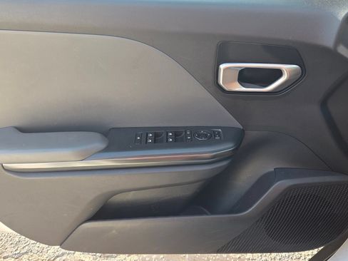 Used 2025 Kia K4 FWD image 29