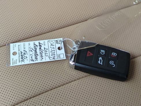 New 2025 Land Rover Range Rover Long Wheelbase SE image 36