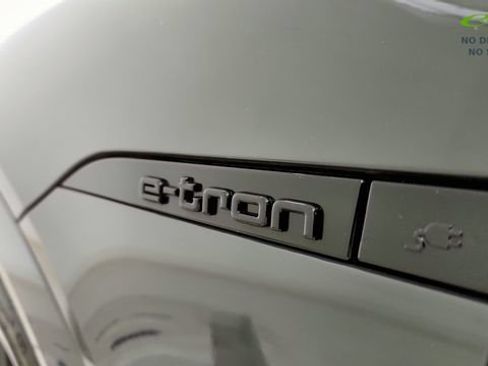 Used 2024 Audi Q8 e-tron Prestige w/ Prestige Package AWD/4WD image 31