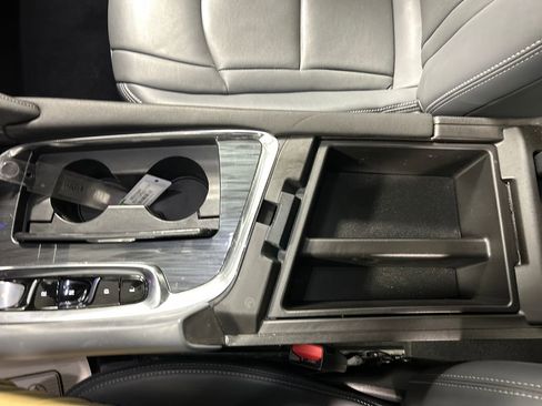 Used 2023 Buick Enclave Essence w/ Experience Buick Package image 21