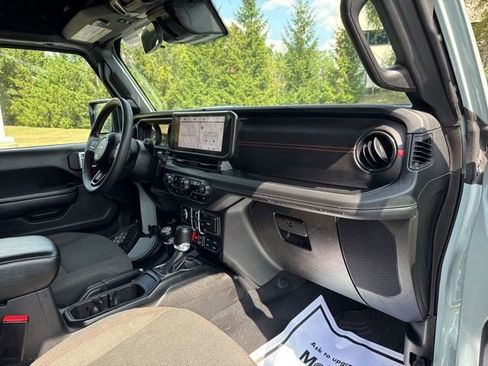 Used 2024 Jeep Wrangler Rubicon image 30