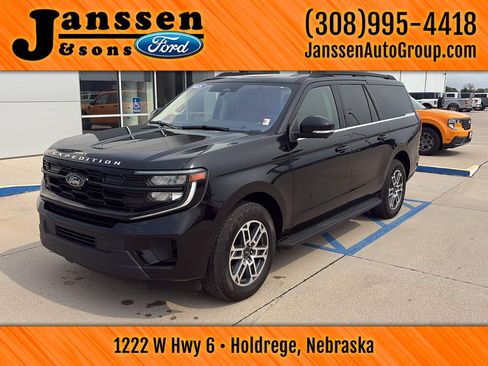 Used 2025 Ford Expedition Max Active AWD/4WD image 2