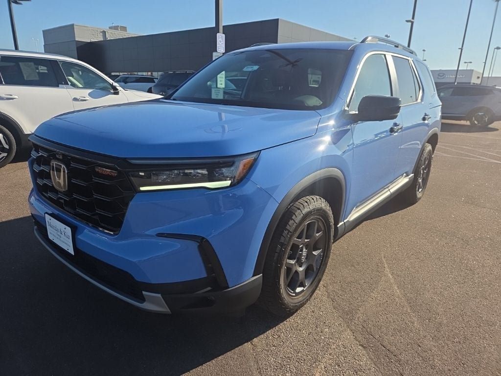 Used 2025 Honda Pilot TrailSport image 1