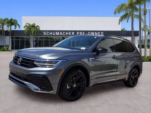 Certified 2023 Volkswagen Tiguan SE R-Line FWD image 3