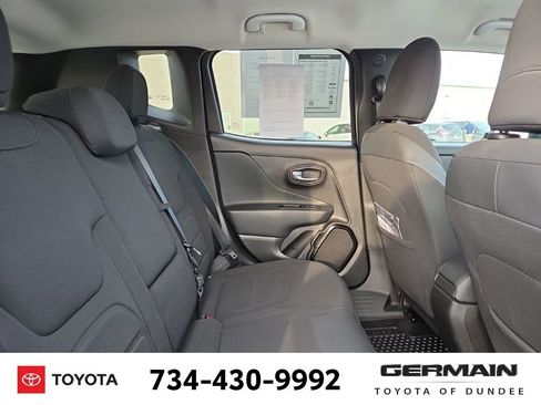 Used 2016 Jeep Renegade Latitude image 20