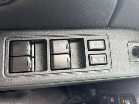 Used 2025 Nissan Frontier SV w/ SV Convenience Package AWD/4WD image 30