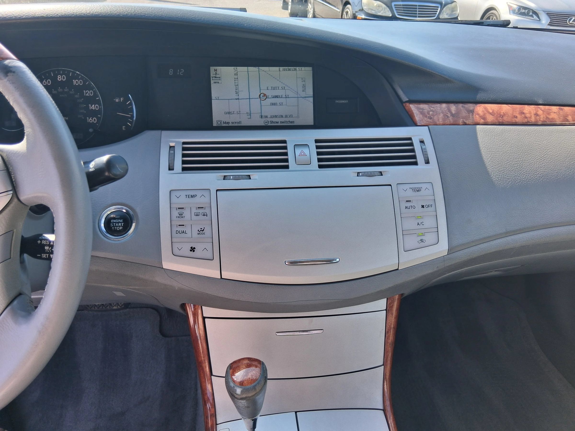 Used 2005 Toyota Avalon Touring FWD image 12