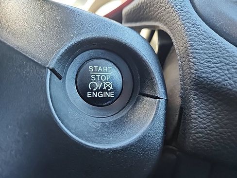 Used 2018 Jeep Compass Trailhawk AWD/4WD image 22
