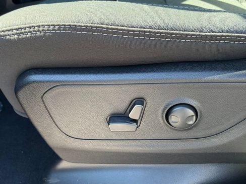 New 2026 RAM 1500 4x4 Crew Cab image 15