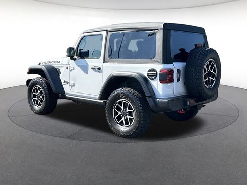 Used 2025 Jeep Wrangler Rubicon w/ Convenience Group AWD/4WD image 3