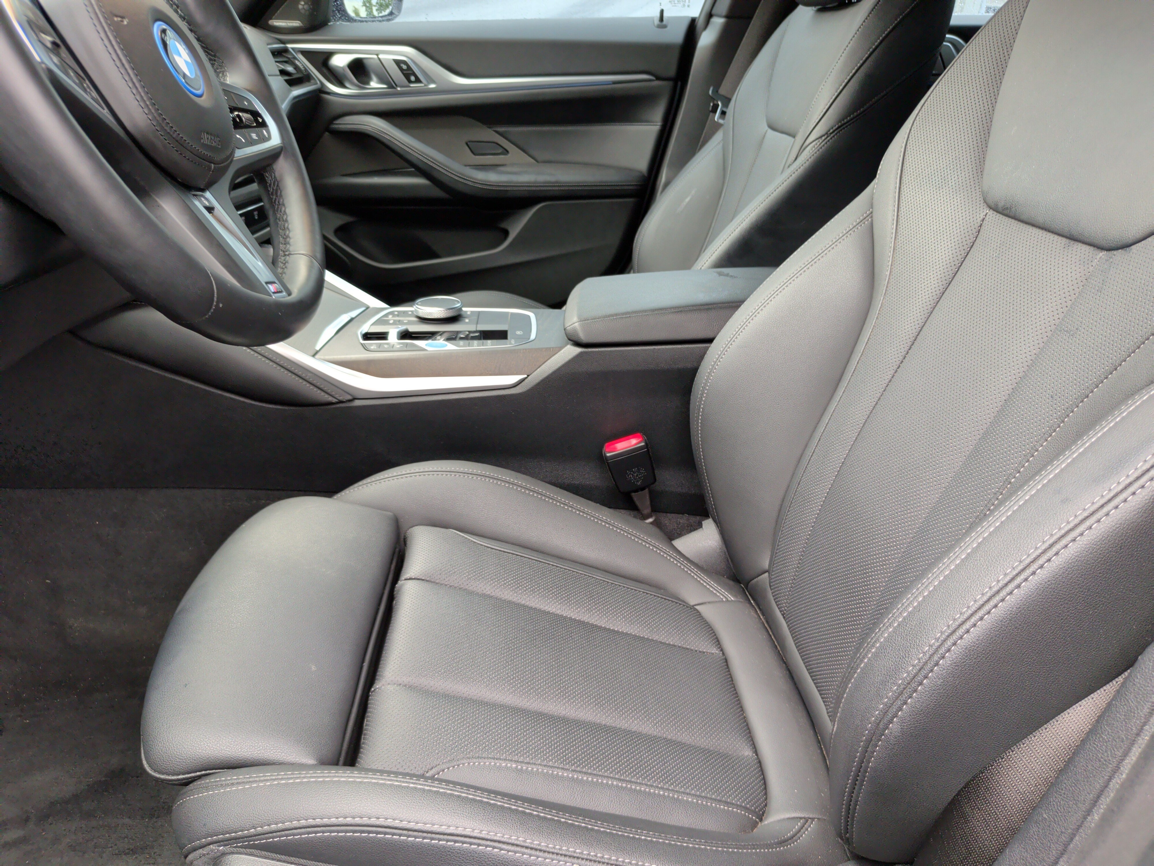 Used 2023 BMW i4 eDrive40 w/ M Sport Package RWD image 23