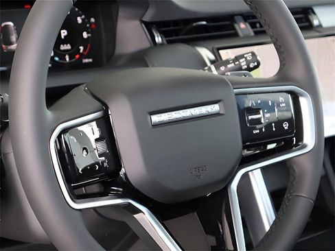 New 2025 Land Rover Discovery Sport Dynamic SE image 21