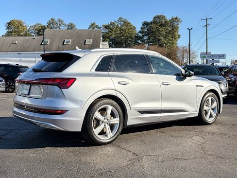 Used 2019 Audi e-tron Premium Plus image 3