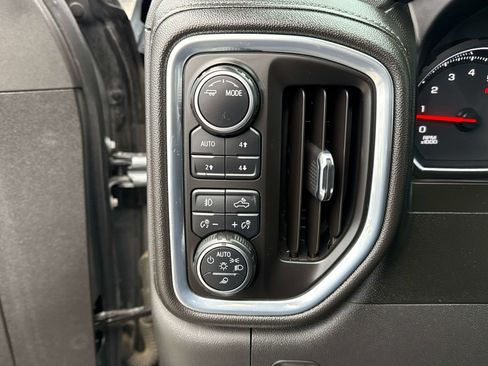 Used 2022 Chevrolet Silverado 1500 LT Trail Boss w/ Convenience Package II image 28